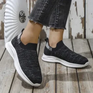 Saraastyle Women Fashion Round Toe Slip-On Flat Non-Slip Lightweight Sneakers