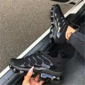 Saraastyle Women Solid Color Lace-Up Sports Shoes