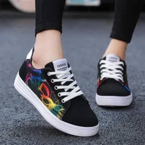 Saraastyle Men Fashion Graffiti Pattern Lightweight Canvas Sneakers